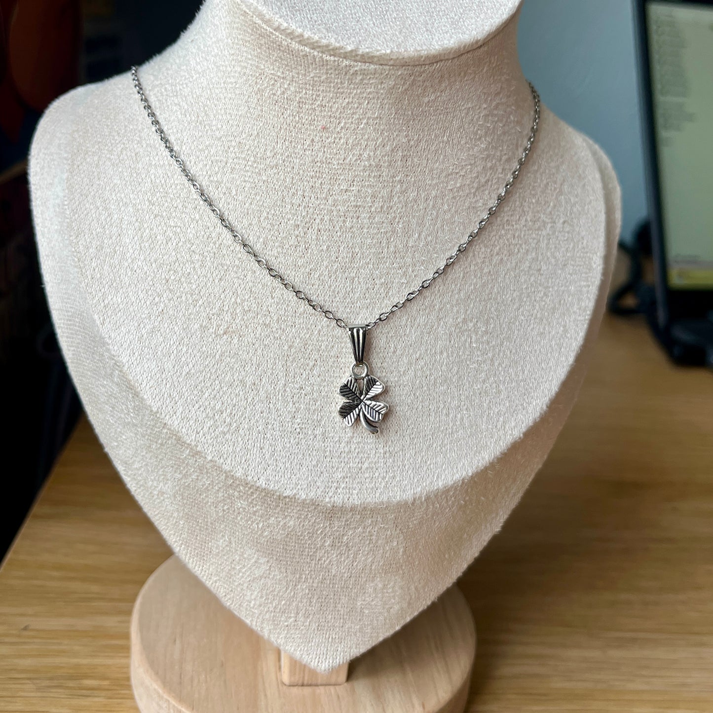SILVER 4 LEAF CLOVER NECKLACE