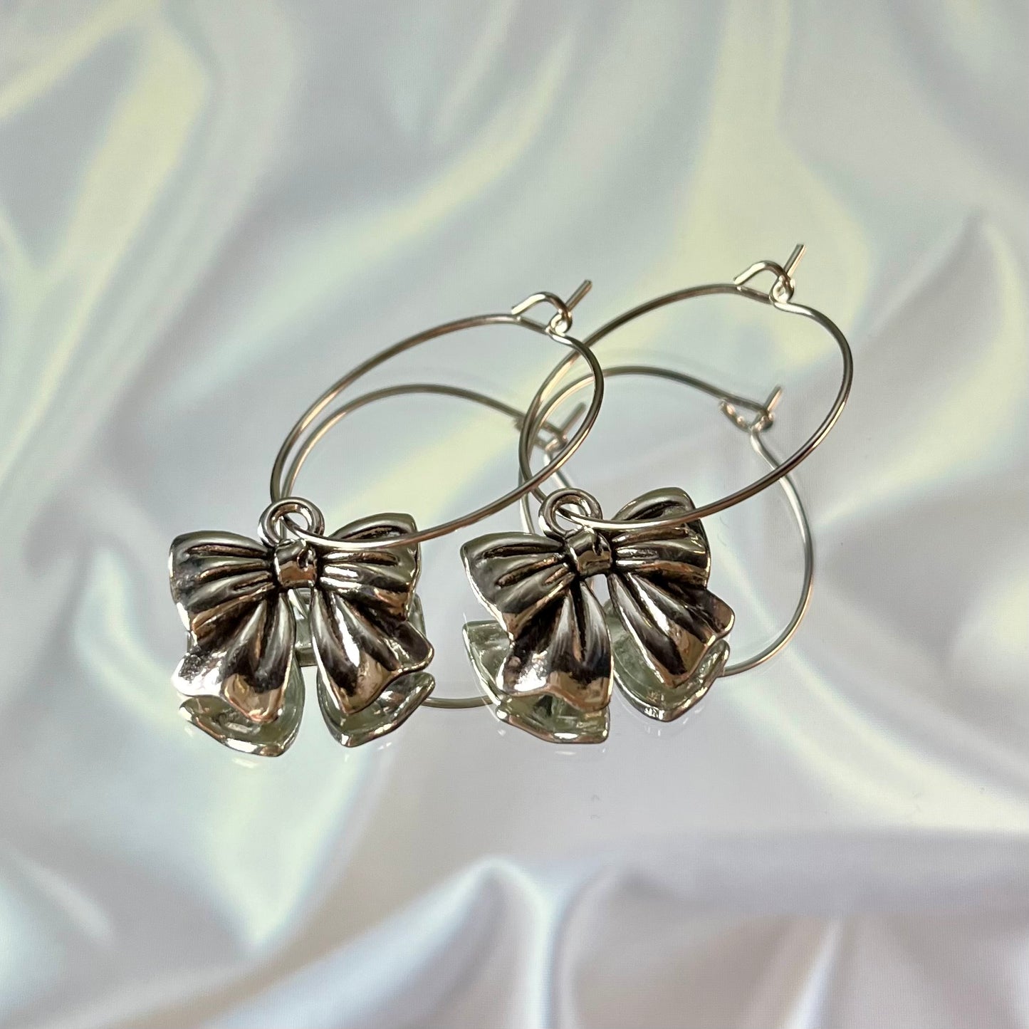 BOW EARRINGS