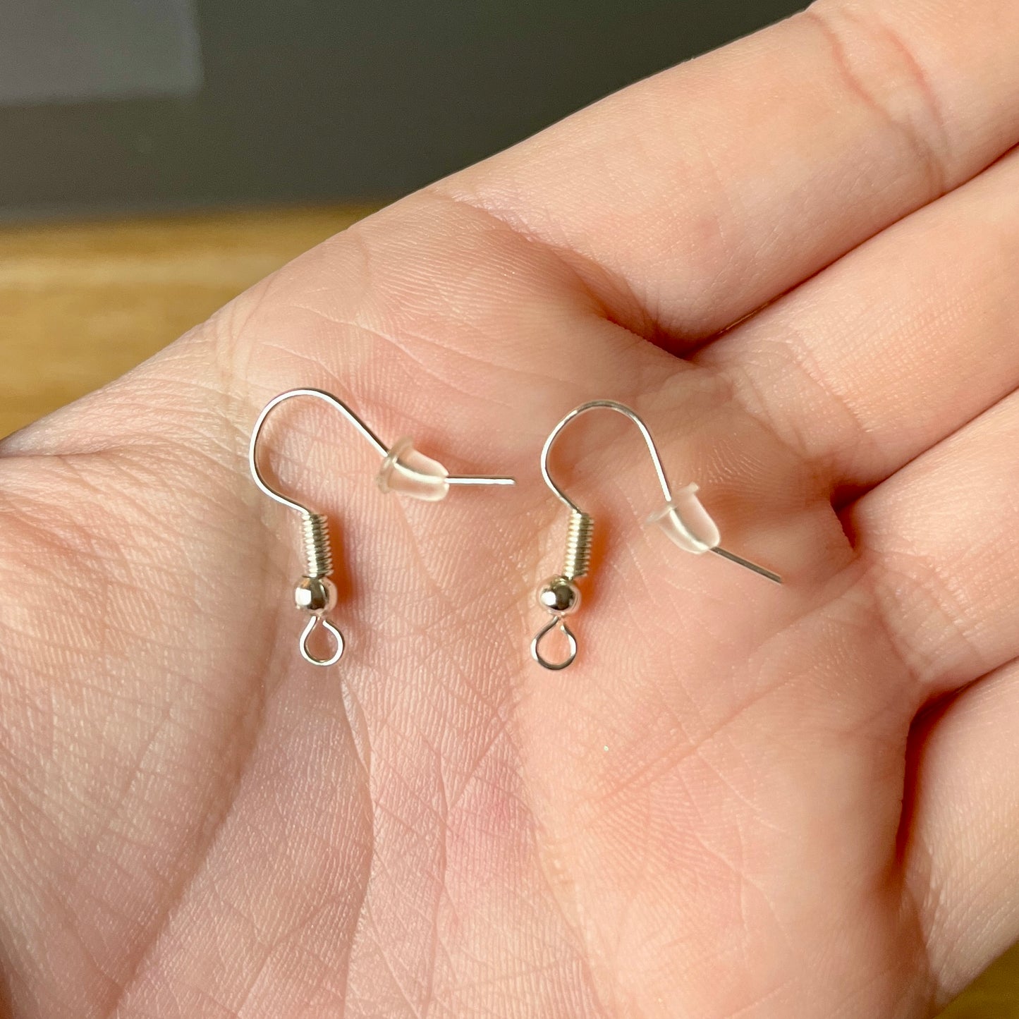 1 X CHANGE TO HOOKS