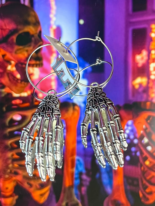 SKELETON HANDS EARRINGS